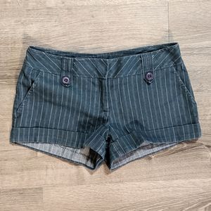 Bundle 5 ❤️ and offer $15!